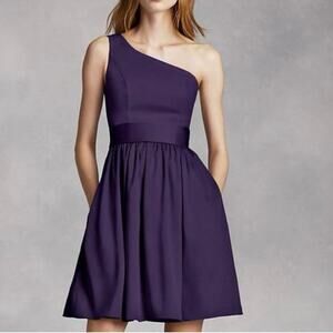 Vera Wang White One Shoulder‎ Dress